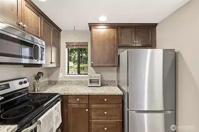 13229 SE 256th Street #J4, Kent, WA 98042 - Photo 11