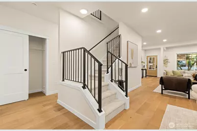 10733 Interlake Avenue N, Seattle, WA 98133 - Photo 11