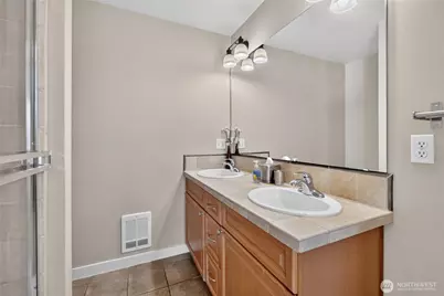 226 B 26th Avenue E, Seattle, WA 98112 - Photo 11
