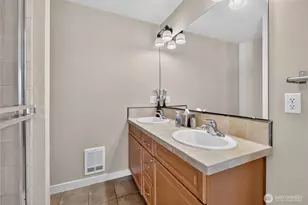 226 B 26th Ave E, Seattle, WA 98112 - Photo 11