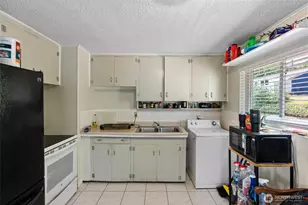 1911 Sheridan Rd, Bremerton, WA 98310 - Photo 5