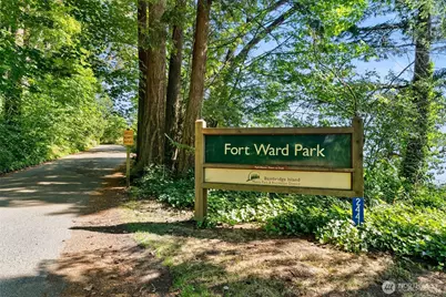 1827 Parade Grounds Avenue NE, Bainbridge Island, WA 98110 - Photo 23