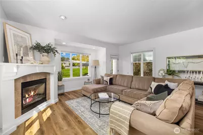 1827 Parade Grounds Avenue NE, Bainbridge Island, WA 98110 - Photo 3