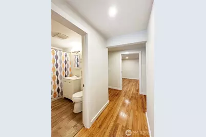 1111 34th Avenue, Seattle, WA 98122 - Photo 9