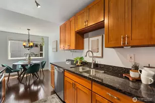 10110 Greenwood Ave N, Seattle, WA 98133 - Photo 11