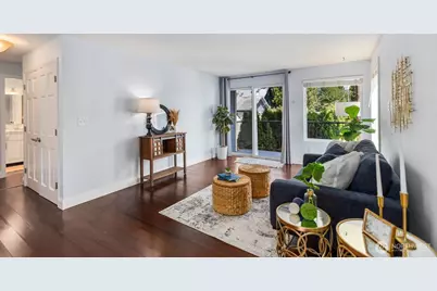 10110 Greenwood Avenue N #204, Seattle, WA 98133 - Photo 3