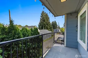 10110 Greenwood Ave N, Seattle, WA 98133 - Photo 15