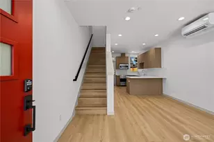 7009 9th Ave NE, Seattle, WA 98115 - Photo 3