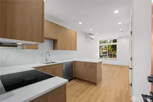 7009 9th Ave NE, Seattle, WA 98115 - Photo 9