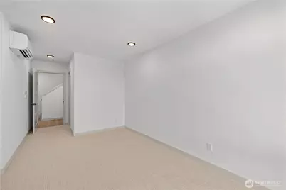 7009 9th Avenue NE, Seattle, WA 98115 - Photo 11
