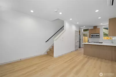 7009 9th Avenue NE, Seattle, WA 98115 - Photo 5