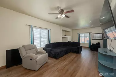 121 Scenic Drive NE, Moses Lake, WA 98837 - Photo 15