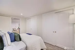 7008 Linden Ave N, Seattle, WA 98103 - Photo 31