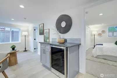 7008 Linden Avenue N, Seattle, WA 98103 - Photo 27