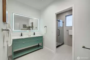 7008 Linden Ave N, Seattle, WA 98103 - Photo 17