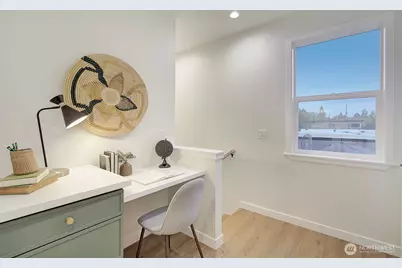 7008 Linden Avenue N, Seattle, WA 98103 - Photo 23