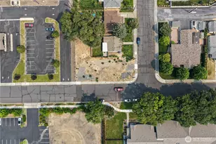 402 E Walnut Ave, Moses Lake, WA 98837 - Photo 1