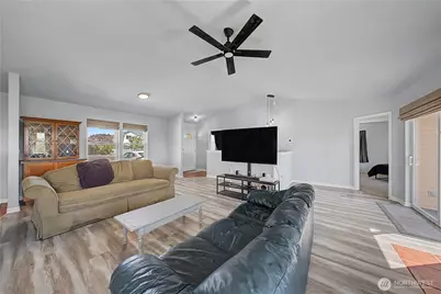 909 W Windrose Drive, Moses Lake, WA 98837 - Photo 5