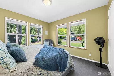 711 Eagle Cliff Rd NE, Bainbridge Island, WA 98110 - Photo 13