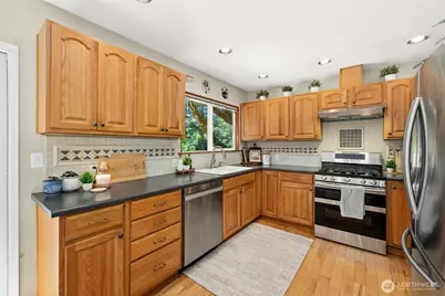 711 Eagle Cliff Rd NE, Bainbridge Island, WA 98110 - Photo 9