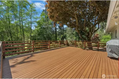711 Eagle Cliff Rd NE, Bainbridge Island, WA 98110 - Photo 11