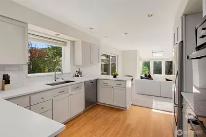 1514 125th Avenue SE, Bellevue, WA 98005 - Photo 9