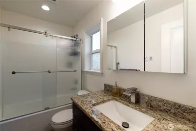 11633 NE 92nd St, Kirkland, WA 98033 - Photo 21