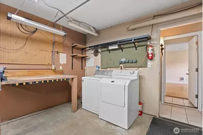 19329 142nd Place SE, Renton, WA 98058 - Photo 17