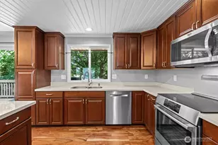 10429 34th Dr SE, Everett, WA 98208 - Photo 5