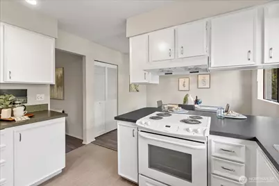9916 NE 116th Street #202, Kirkland, WA 98034 - Photo 11