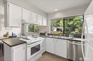 9916 NE 116th St, Kirkland, WA 98034 - Photo 9