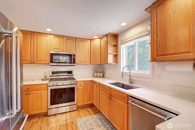 2527 200th Avenue SE, Sammamish, WA 98075 - Photo 9