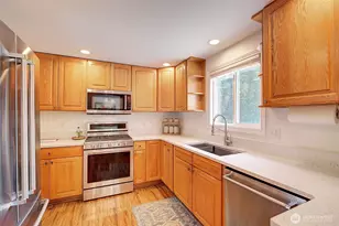 2527 200th Ave SE, Sammamish, WA 98075 - Photo 9