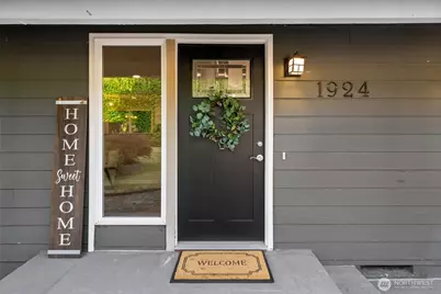 1924 107th Drive SE, Lake Stevens, WA 98258 - Photo 3