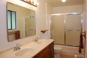 18016 S Tapps Dr E, Lake Tapps, WA 98391 - Photo 13