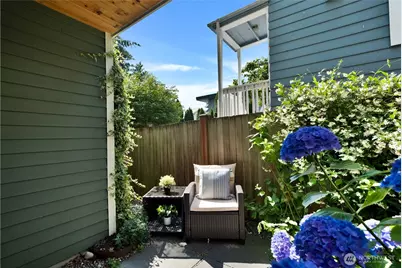 4516 Dayton Avenue N, Seattle, WA 98103 - Photo 19
