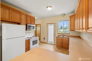 5621 S Lawrence St, Tacoma, WA 98409 - Photo 3
