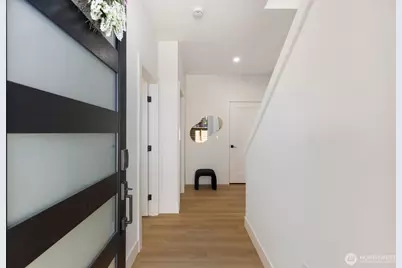 929 N 87th Street, Seattle, WA 98103 - Photo 3