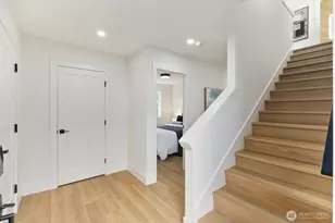 933 N 87th St, Seattle, WA 98103 - Photo 3