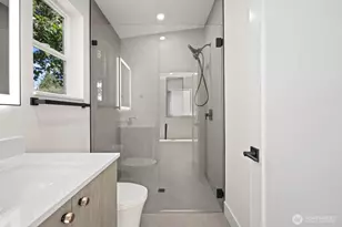 11744 Dayton Ave N, Seattle, WA 98133 - Photo 11