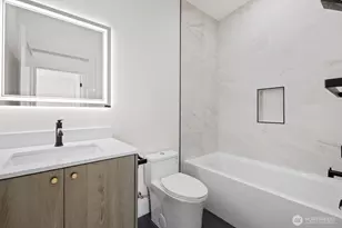 11744 Dayton Ave N, Seattle, WA 98133 - Photo 17