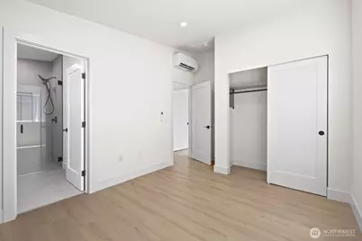 11744 Dayton Avenue N, Seattle, WA 98133 - Photo 13