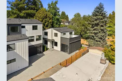 11744 Dayton Avenue N, Seattle, WA 98133 - Photo 25