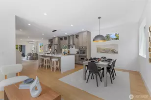 11748 Dayton Ave N, Seattle, WA 98133 - Photo 21
