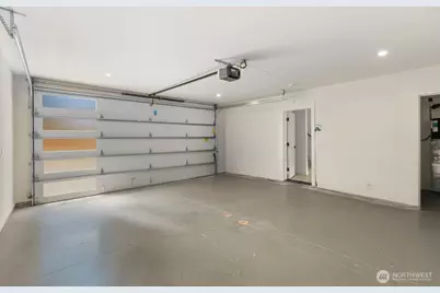 11748 Dayton Avenue N, Seattle, WA 98133 - Photo 35