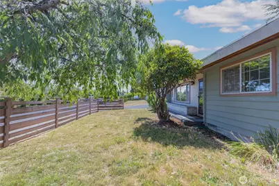 24325 16th Avenue S, Des Moines, WA 98198 - Photo 3