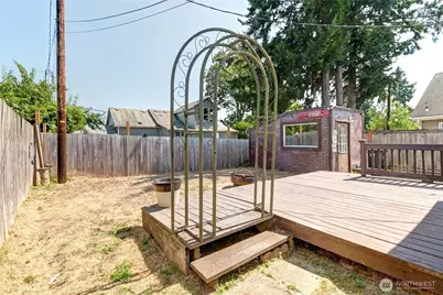 2327 Harrison Avenue, Everett, WA 98201 - Photo 27