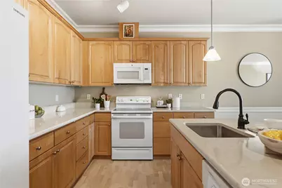 23007 Lakeview Drive #A303, Mountlake Terrace, WA 98043 - Photo 5