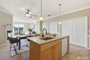 23007 Lakeview Dr, Mountlake Terrace, WA 98043 - Photo 7