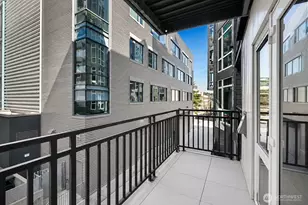 699 John St, Seattle, WA 98109 - Photo 21